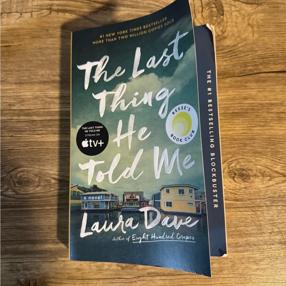 The Last Thing He Told Me by Laura Dave - Picture 1 of 3